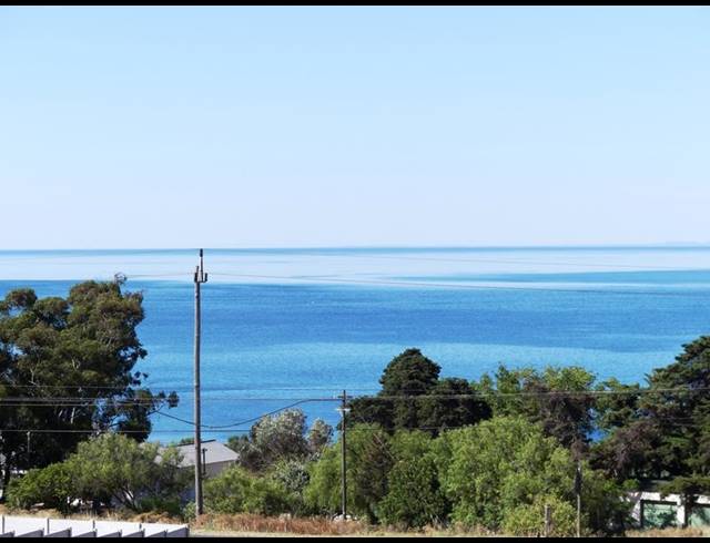 6 BEDROOM HOUSE FOR SALE IN KLEINKOORNHUIS